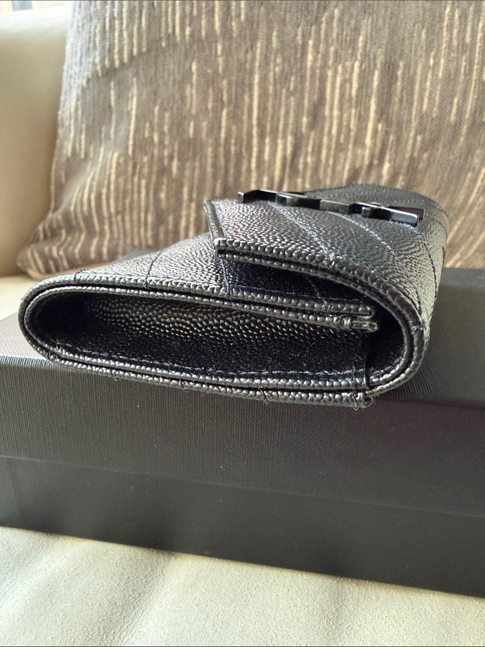 EUC, Saint Laurent YSL Monogram Envelope Wallet – Black Grain Ret. $585 - Picture 5 of 12
